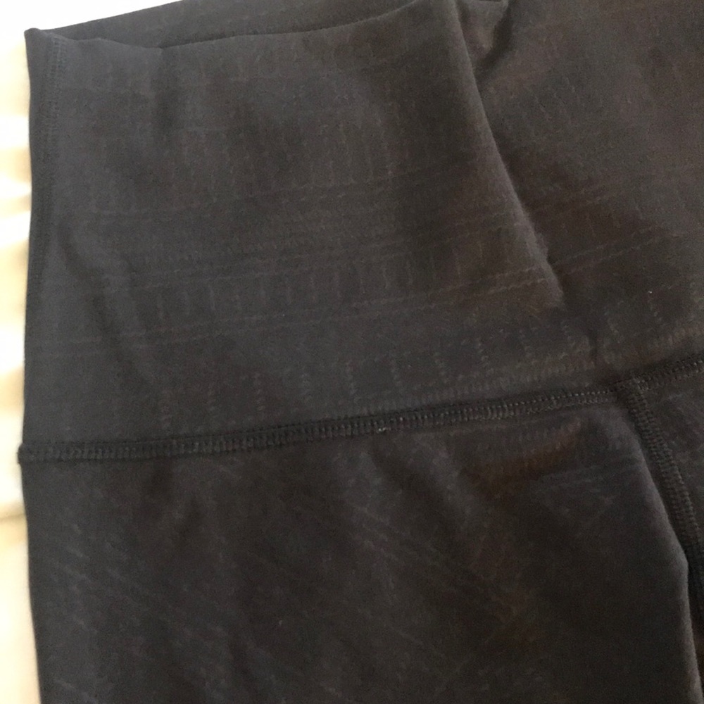 Wunder Under Embossed! Black on black pattern lux